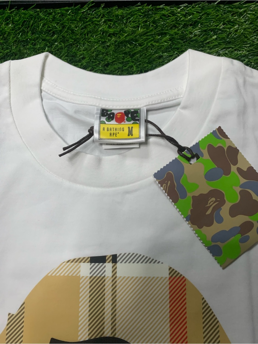 A Bathing Ape X Burberry T-Shirt Size M - Picture 3 of 5